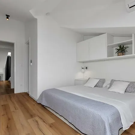 Sukara * מאקרסקה